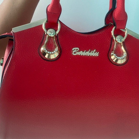 Red women’s going out  bag - Picture 2 of 6